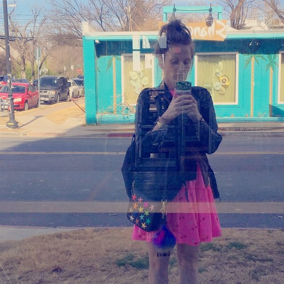 Meet your Posher, Ann - Picture 2 of 8